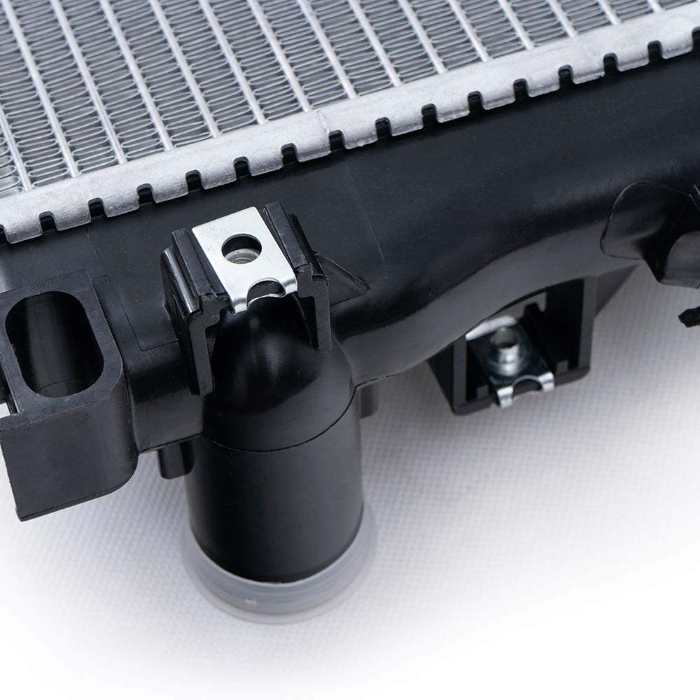 G-PLUS Aluminum Radiator Compatible with Chrysler 300/Dodge Charger Magnum Challenger SRT8 2005-2008